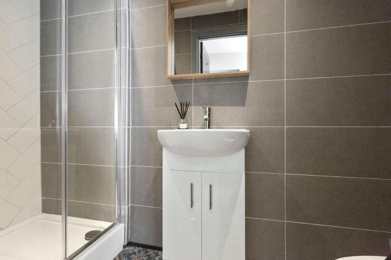 ✰Onpoint -Modern & Fresh Studio Apt Close To Centre - Convenient!✰ Lejlighed Beeston  Eksteriør billede