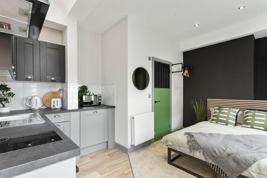 ✰Onpoint -Modern & Fresh Studio Apt Close To Centre - Convenient!✰ Lejlighed Beeston  Eksteriør billede
